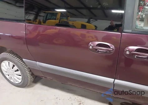 2000 Chrysler Grand Voyager Se from USA, damaged, VIN 2C4GJ44G0YR672491